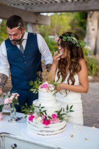 cake smashing for bride and groom