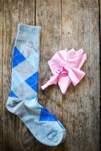 groom argyle blue socks and pink bowtie